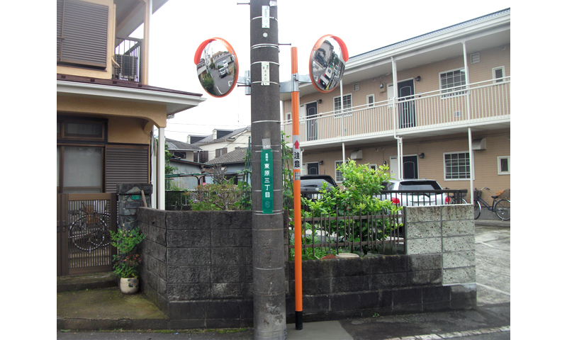 神奈川県座間市　様々な設置環境に対応できる取付金具。